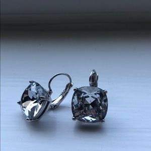 Betsey Johnson Hang earrings